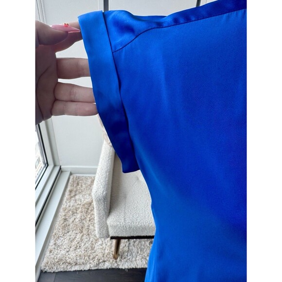 Express Bright Blue Satin Zipper V-Neck Short Sleeve Blouse Size Medium - Picture 3 of 6